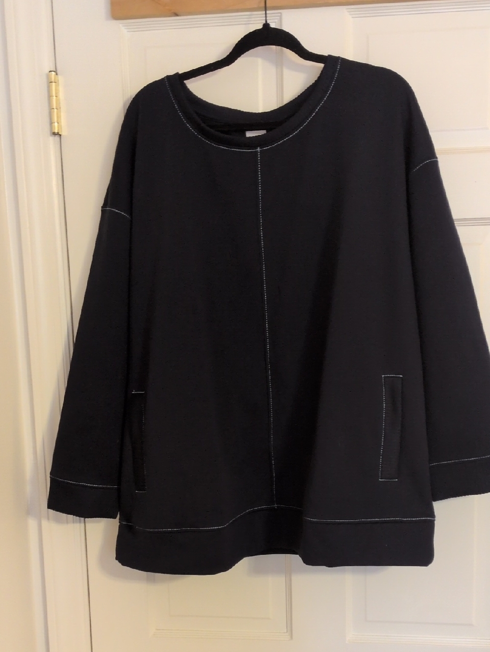 Chico's Black Crewneck Sweatshirt with Contrast Stitching